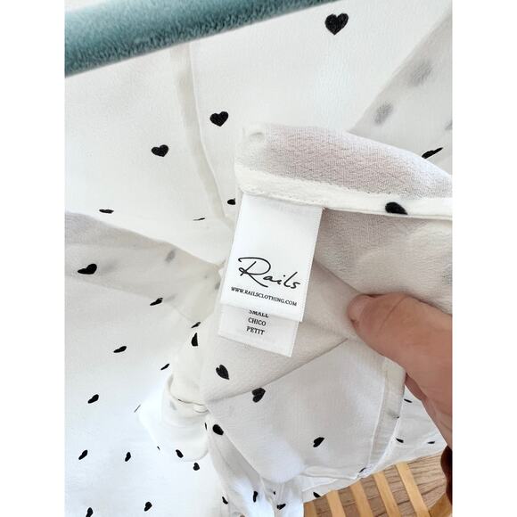 Rails Sloane Heart Print Knot Front Blouse - Picture 6 of 7